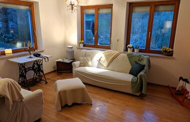 Das Wohnzimmer mit Couch | © Touristikgemeinschaft Hohenlohe e. V. | Ferienhof Ilse
