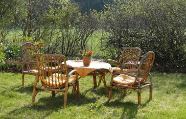 Garten mit einem Tisch und vier Stühlen herum | © Neckar-Zaber-Tourismus e.V.