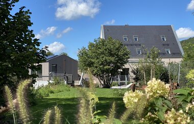 Der verwunschene Garten an der Jagst beim Ferienhaus Renkenmühle | © Hohenlohe + Schwäbisch Hall Tourimus e. V.