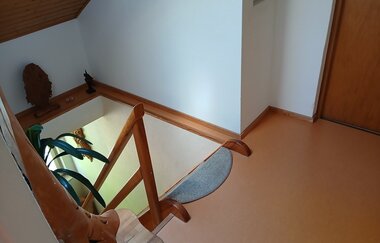 Träumen unter Bäumen in Kirchberg: Treppenhaus | © Hohenlohe Schwäbisch Hall