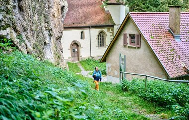 Pfade der Stille in Dörzbach bei St. Wendel zum Stein | © Touristikgemeinschaft Hohenlohe e. V. | Florian Trykowski