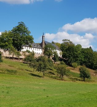 Abtei Neuburg mit Klosterhof