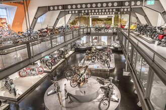 Blick von oben in die Sammlung des DEMOMU