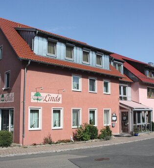 Das Gasthaus Linde liegt am Ortsrand von Weldingsfelden. | © Touristikgemeinschaft Hohenlohe e. V. | Gasthaus Linde