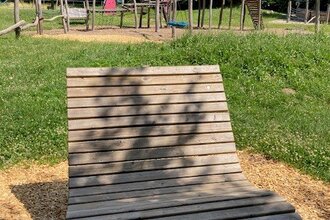 Hügel-Sofa bei Eppingen-Richen - Wikingerspielplatz