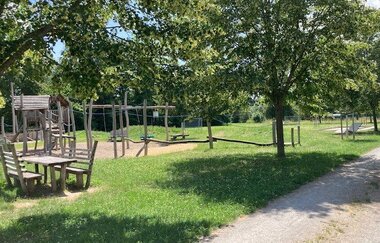 Hügel-Sofa bei Eppingen-Richen - Wikingerspielplatz