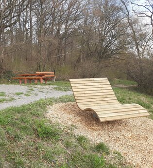 Hügelsofa bei Sternenfels