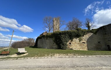 Hügelsofa bei Sulzfeld