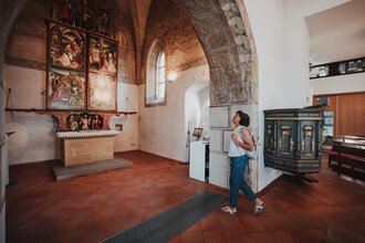 Kirche zum Heiligen Kreuz, St. Peter und Genovefa Ellhofen