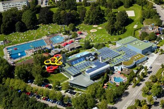 Blick auf das Schenkenseebad von oben | © Stadtwerke Schwäbisch Hall GmbH | Harald Reich  Fotostudio