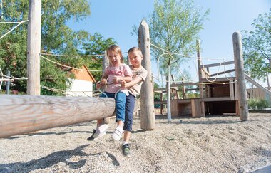 Abenteuer- & Wasserspielplatz am Steinplatz | Weiherpark Eppingen | HeilbronnerLand