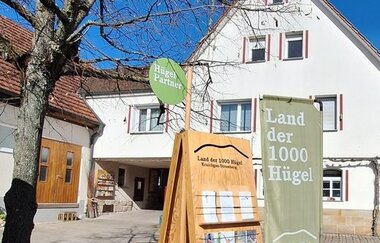 Hügelstation im Hof des Weinguts Weiberle | © Weingut Weiberle