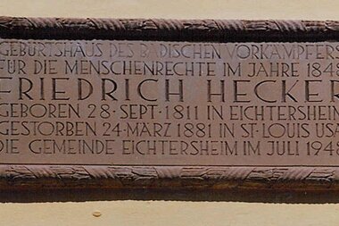 Bild von der Friedrich Hecker Tafel | © Land der 1000 Hügel - Kraichgau-Stromberg
