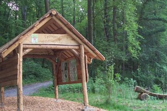 Eppinger Waldfühlpfad, Eingangsbereich, Hinweistafeln