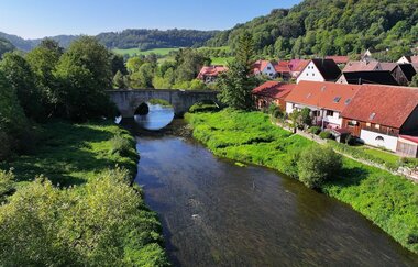 Heimhausen mit der Jagst | © Touristikgemeinschaft Hohenlohe e. V. | Andi Schmid