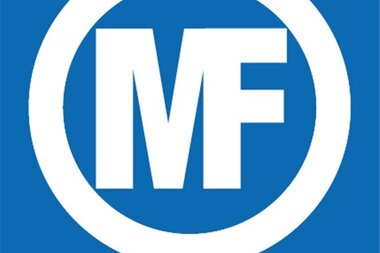 Logo von Menachem & Fred - Wanderweg, weißer Kreis mit weißen Buchstaben M und F auf blauem Hintergrund | © Stadt Sinsheim