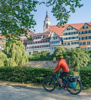 Neckartal-Radweg Tübingen Neckarfront | © Geschäftsstelle Neckartal-Radweg_Maximilian Semsch