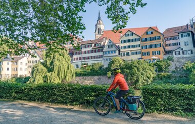 Neckartal-Radweg Tübingen Neckarfront | © Geschäftsstelle Neckartal-Radweg_Maximilian Semsch