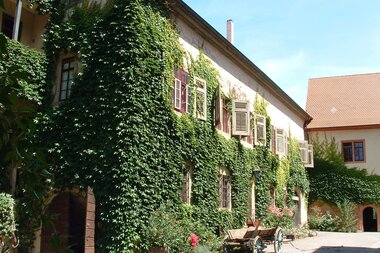 Schloss Eyb ist von wildem Wein umrankt | © Touristikgemeinschaft Hohenlohe e. V. | Marion Schlund